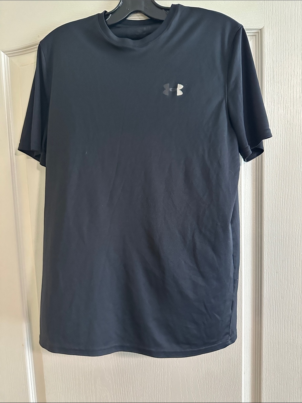Under Armour UNISEX Black Short-Sleeve Athletic Tee with Silver Logo
